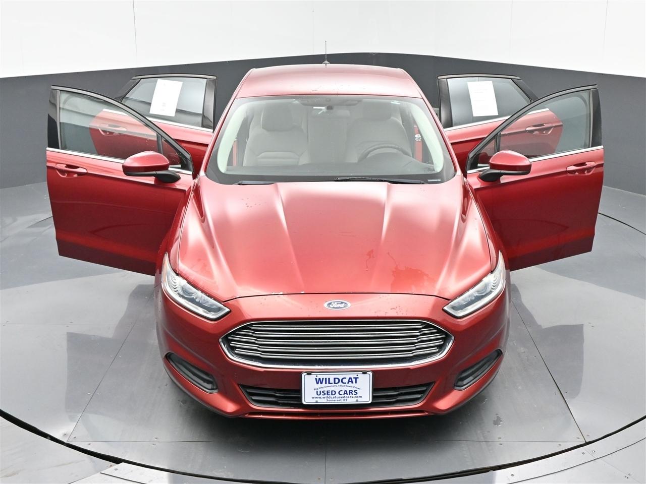 Ford Fusion S 2013