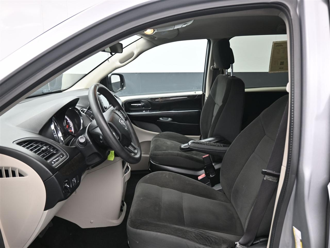 Dodge Grand Caravan SE 2017