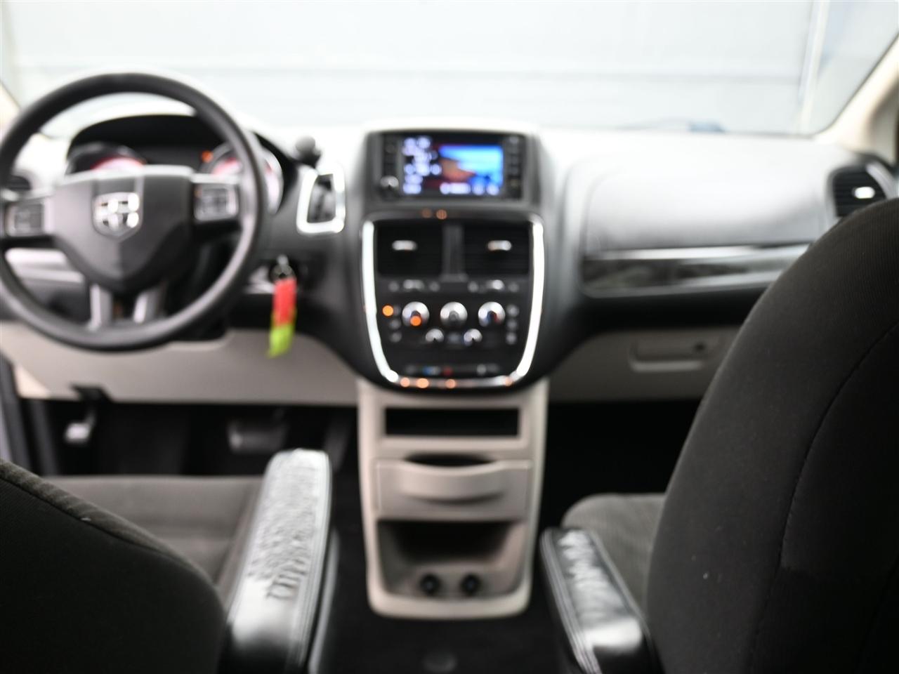 Dodge Grand Caravan SE 2017