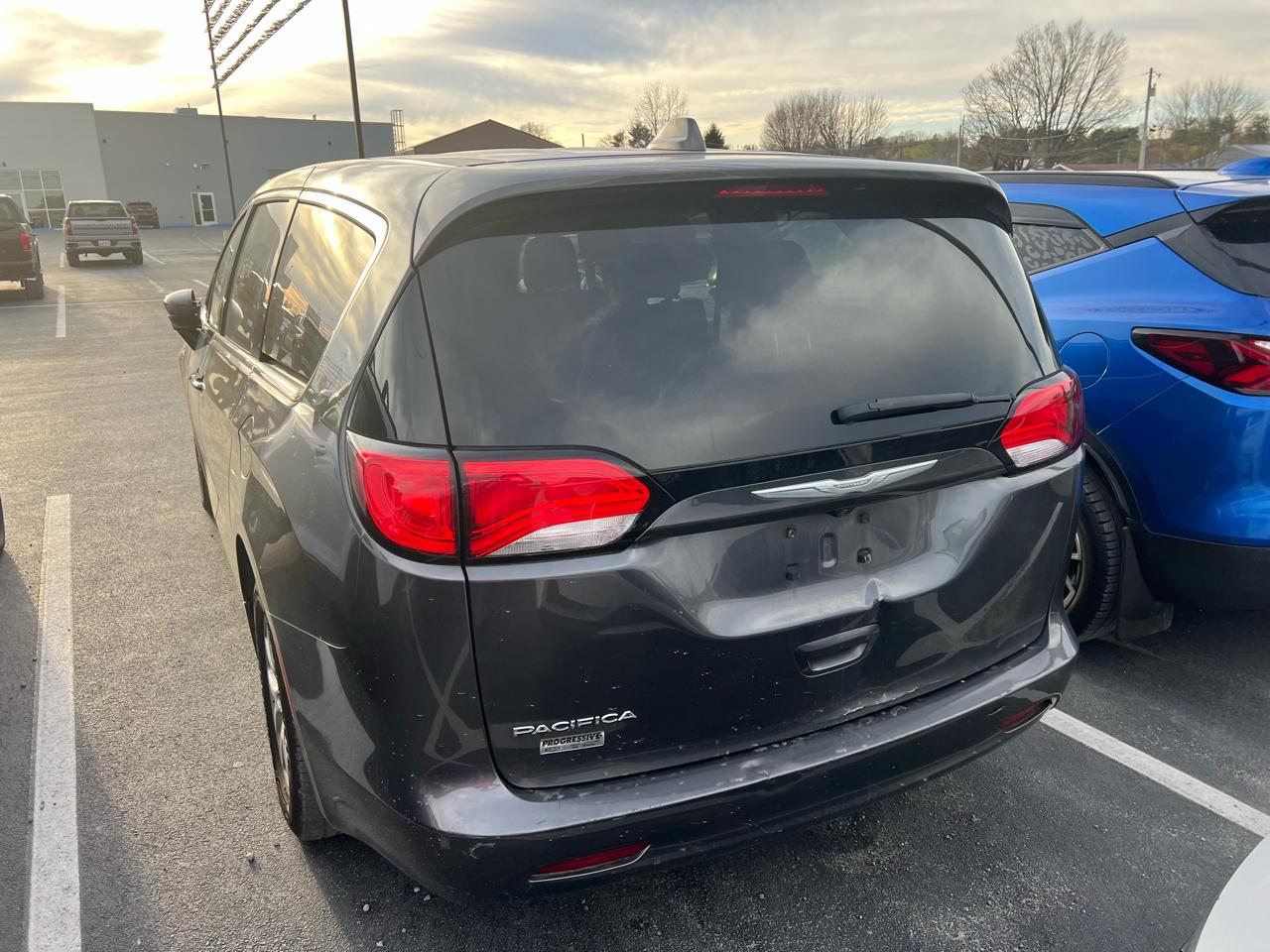 Chrysler Pacifica Touring 2017