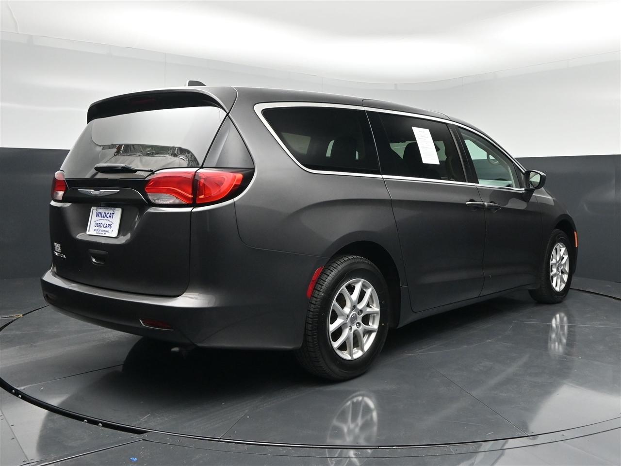 Chrysler Pacifica Touring 2017