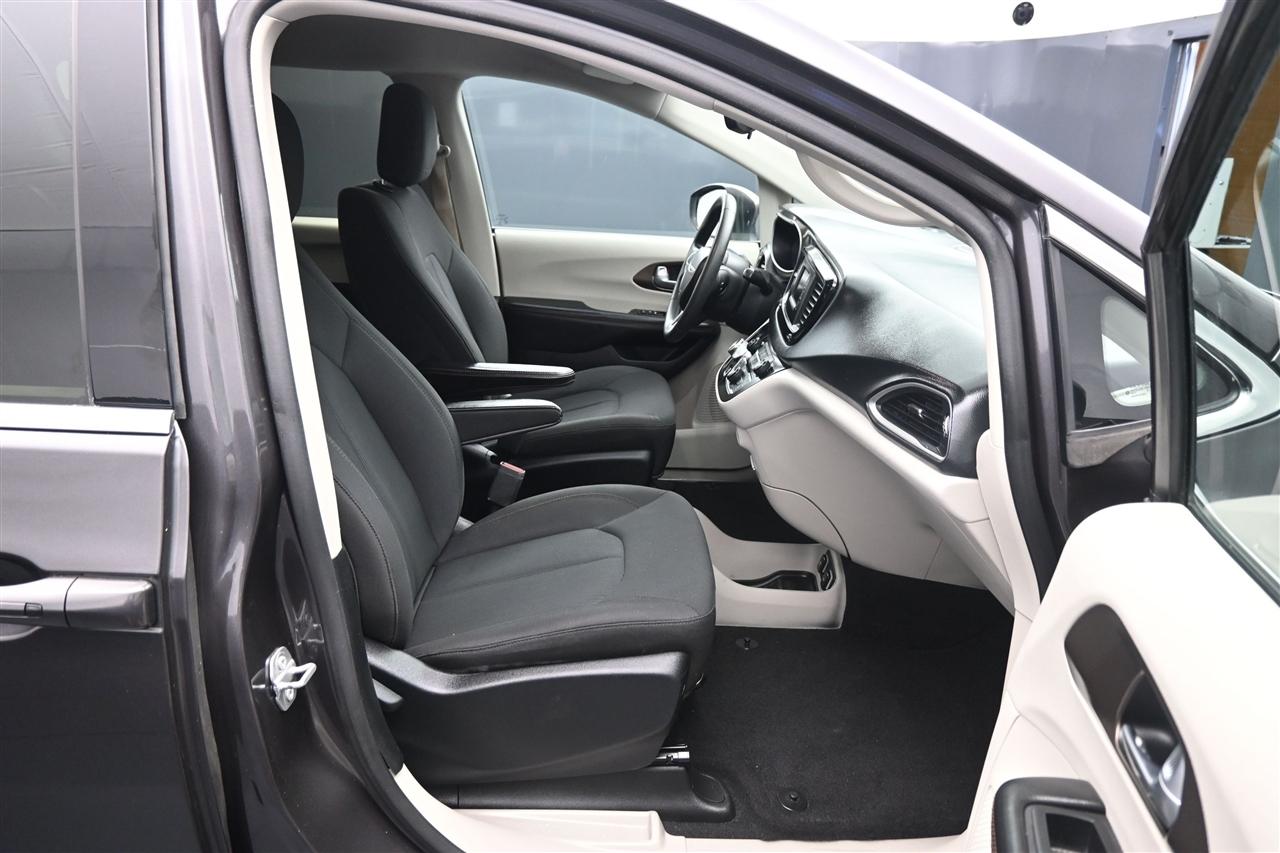 Chrysler Pacifica Touring 2017