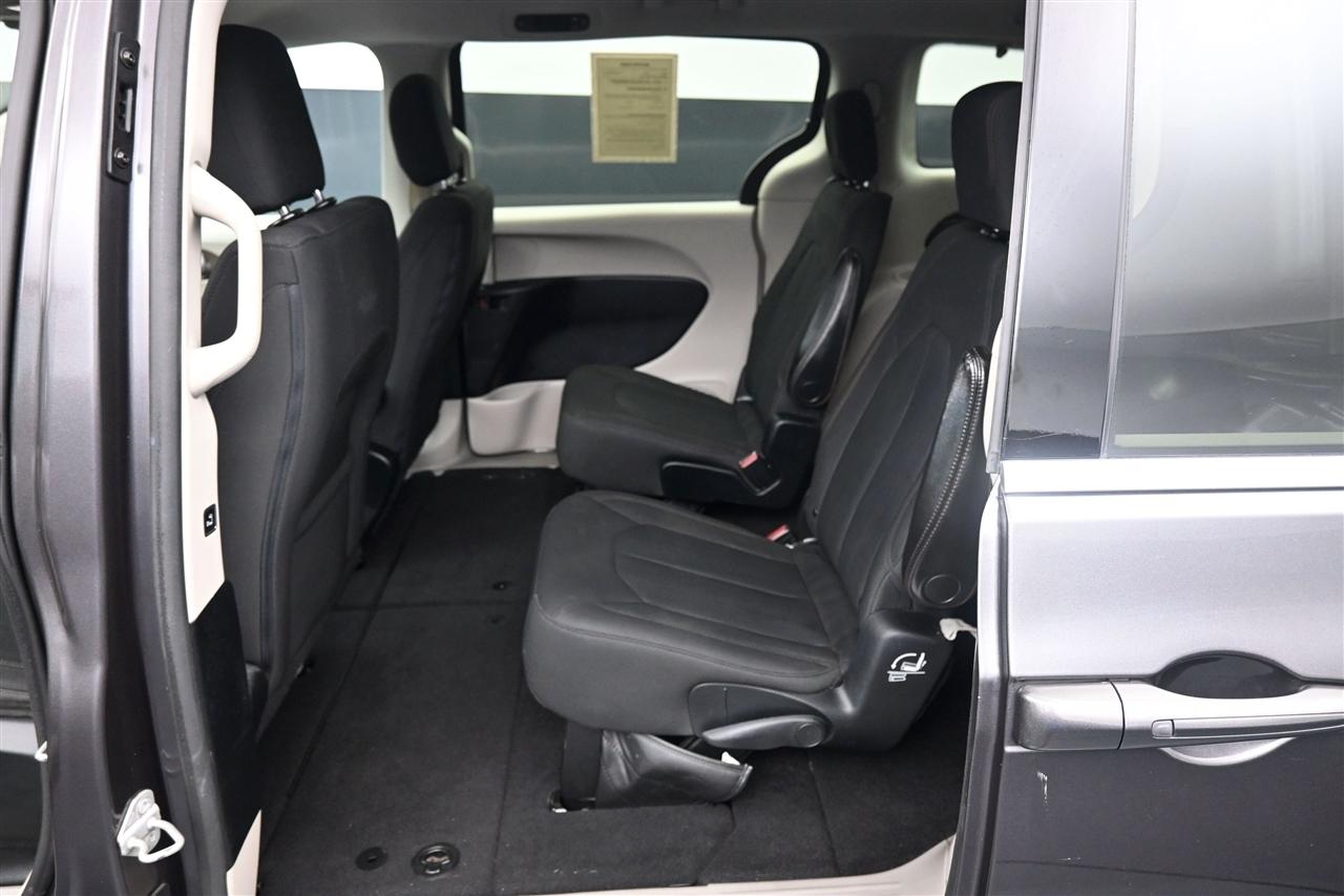Chrysler Pacifica Touring 2017
