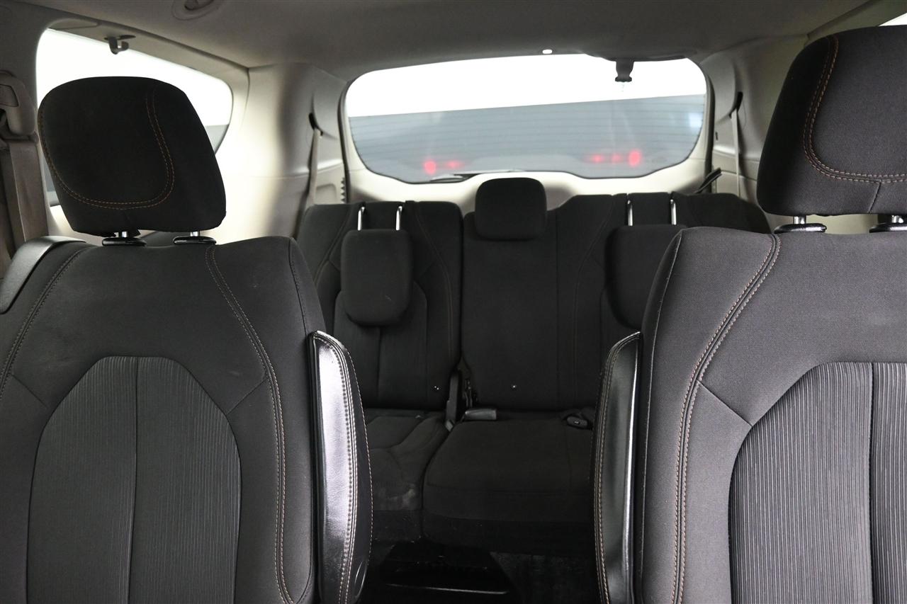 Chrysler Pacifica Touring 2017