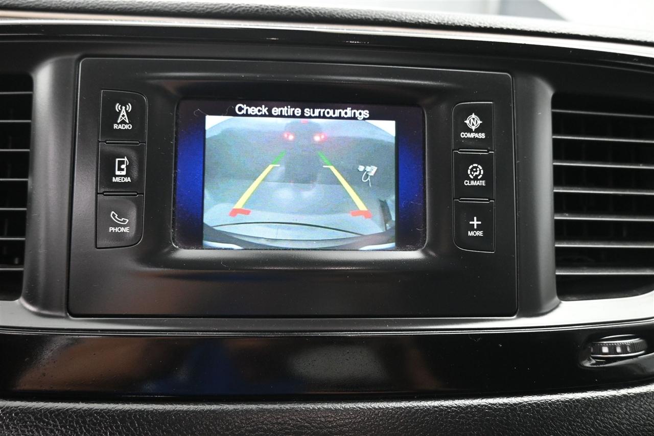 Chrysler Pacifica Touring 2017