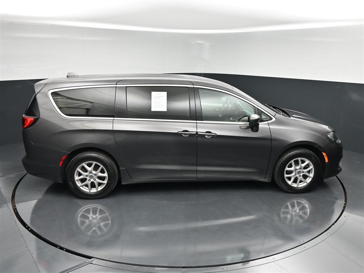 Chrysler Pacifica Touring 2017