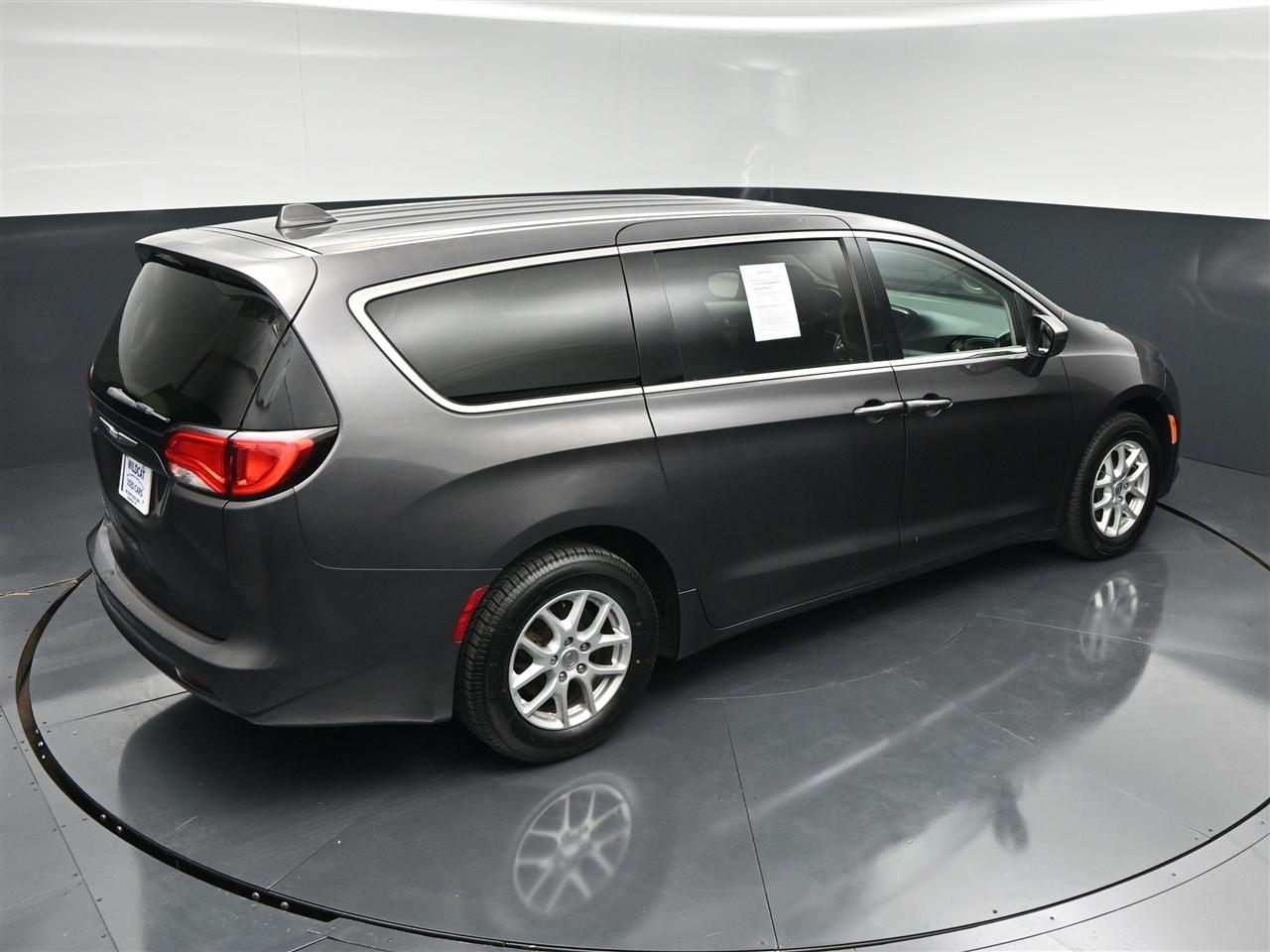 Chrysler Pacifica Touring 2017