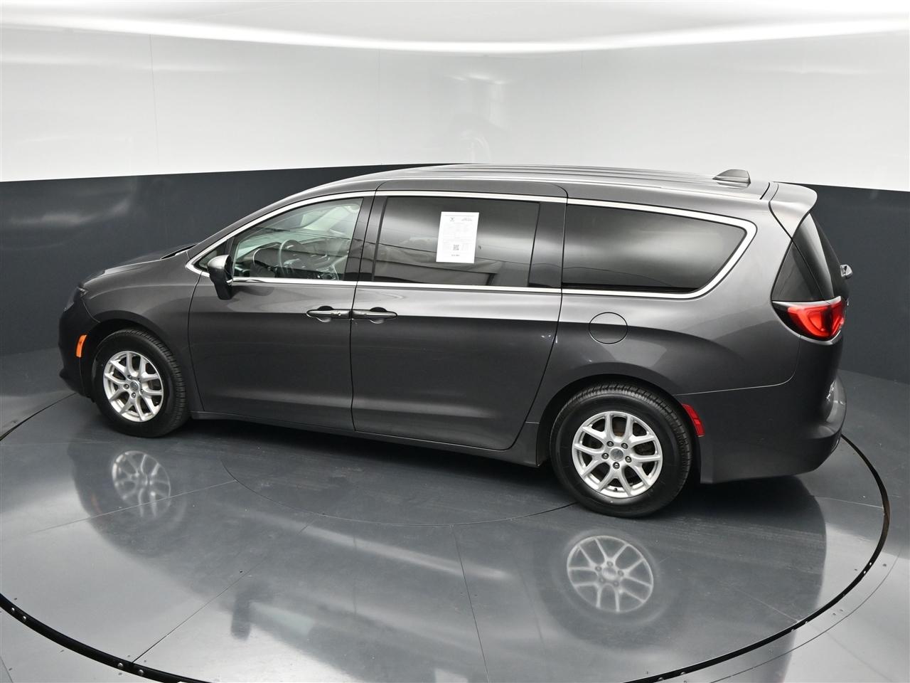 Chrysler Pacifica Touring 2017