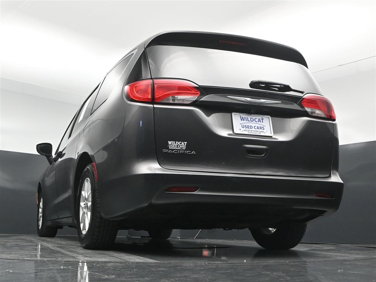 Chrysler Pacifica Touring 2017