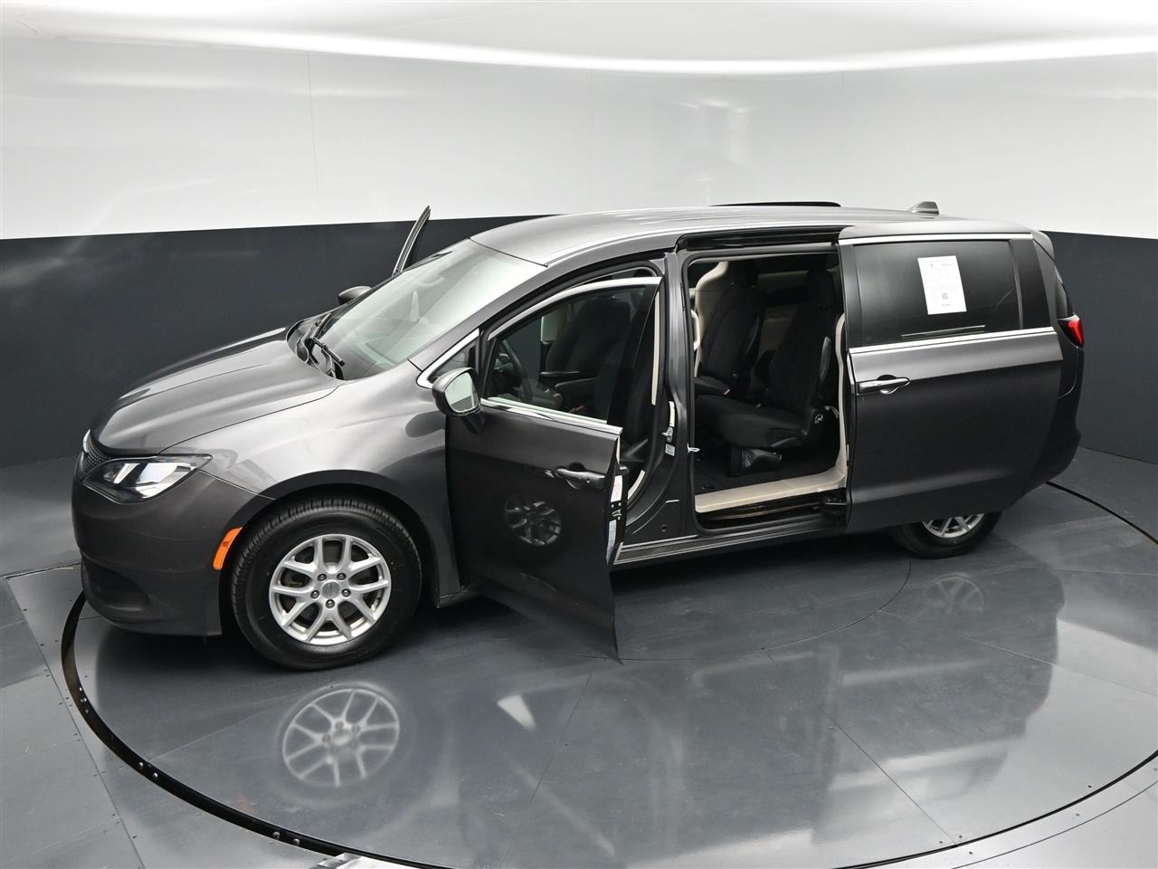Chrysler Pacifica Touring 2017