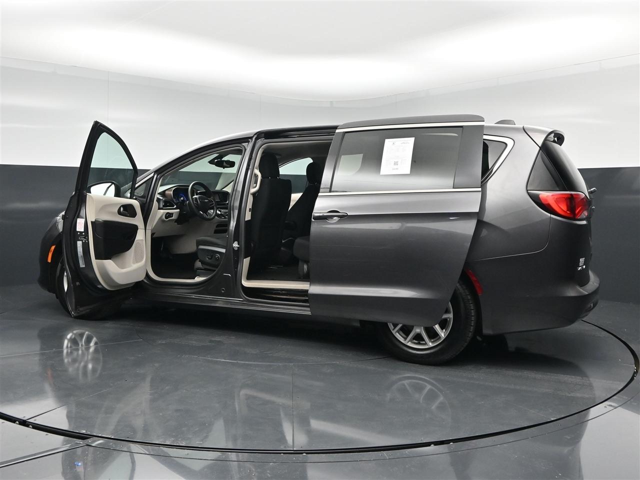 Chrysler Pacifica Touring 2017