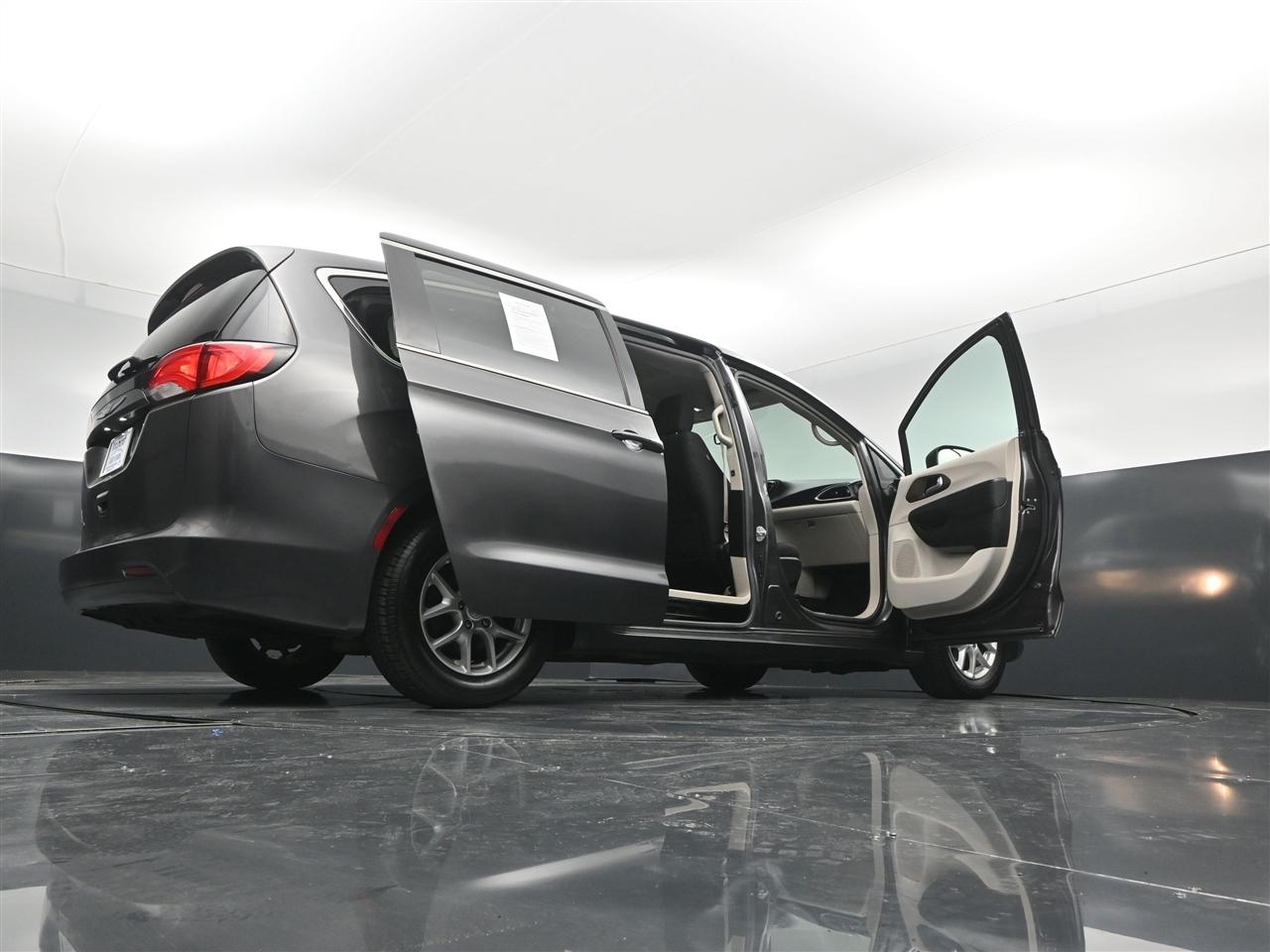 Chrysler Pacifica Touring 2017