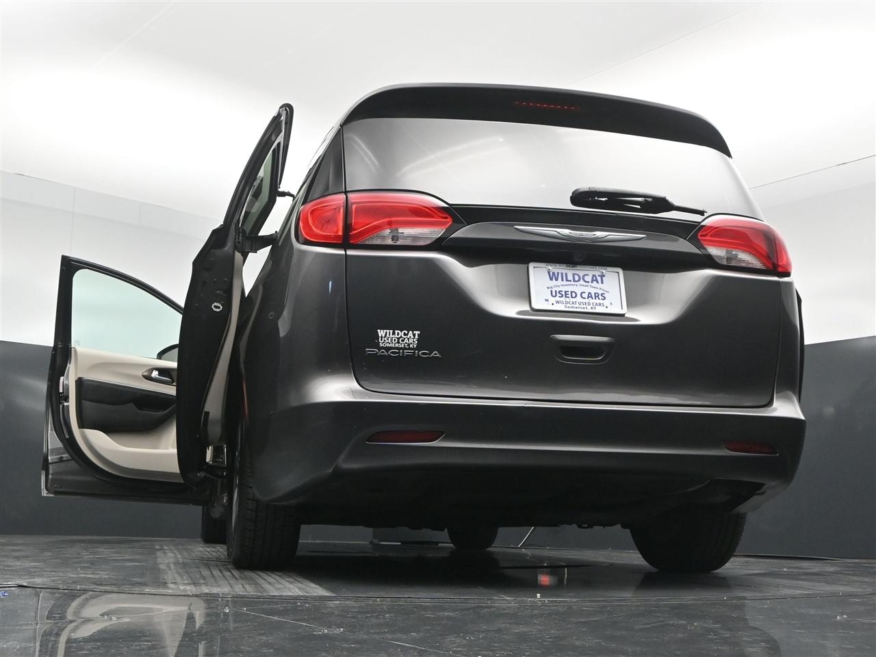 Chrysler Pacifica Touring 2017