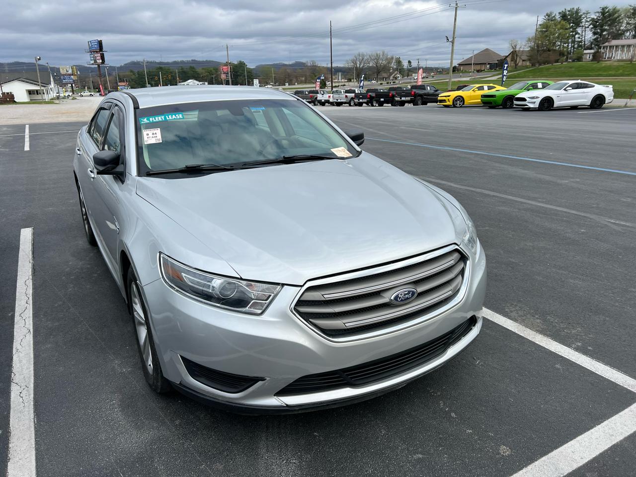 Ford Taurus SE FWD 2019