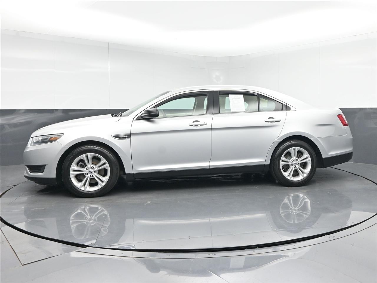 Ford Taurus SE FWD 2019