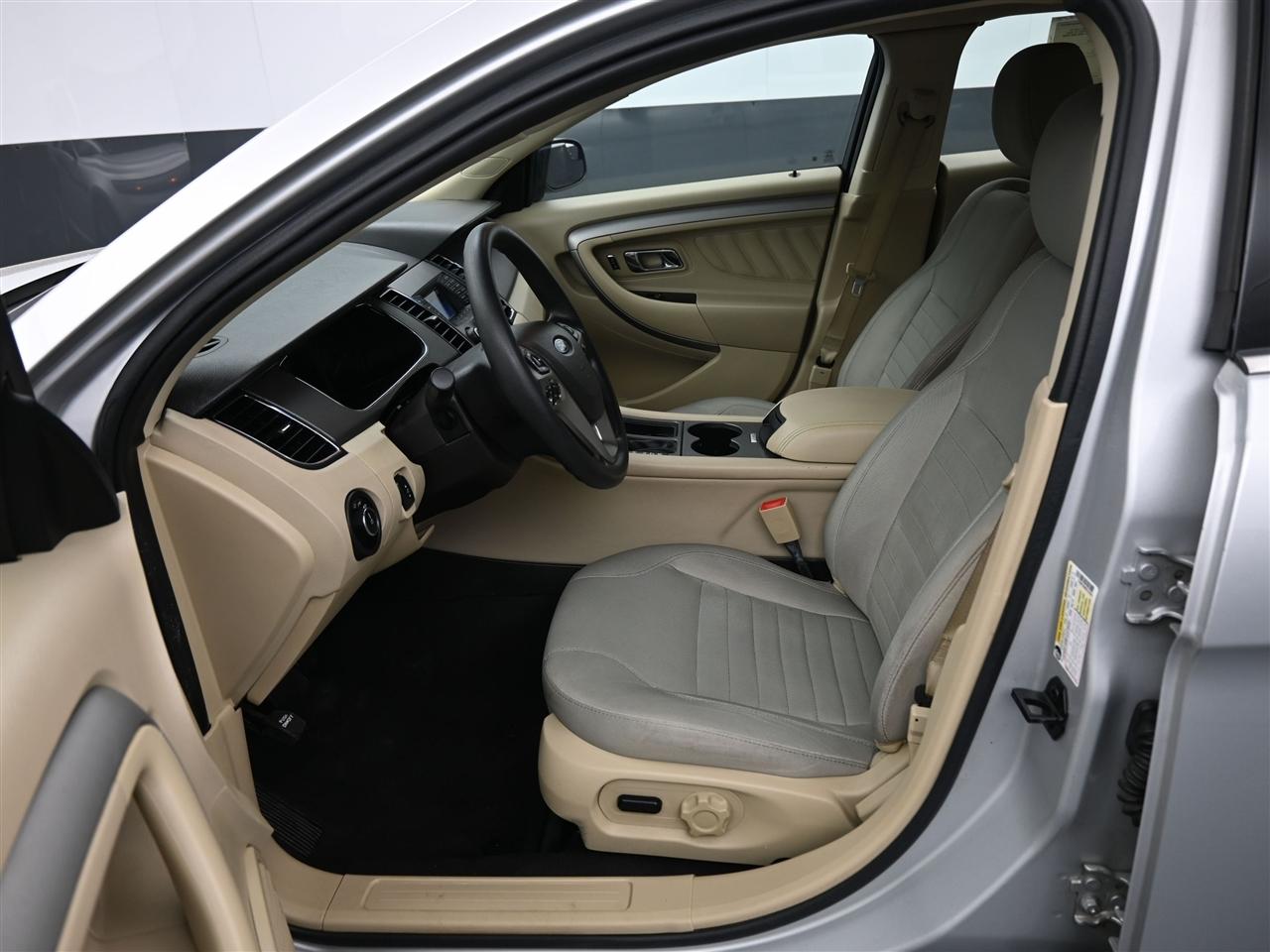 Ford Taurus SE FWD 2019