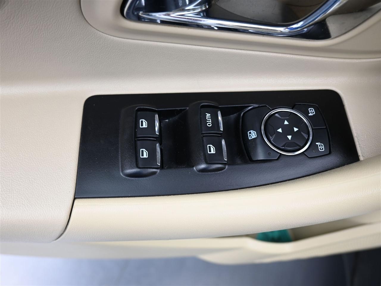 Ford Taurus SE FWD 2019