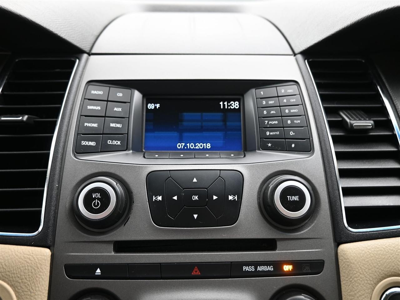 Ford Taurus SE FWD 2019