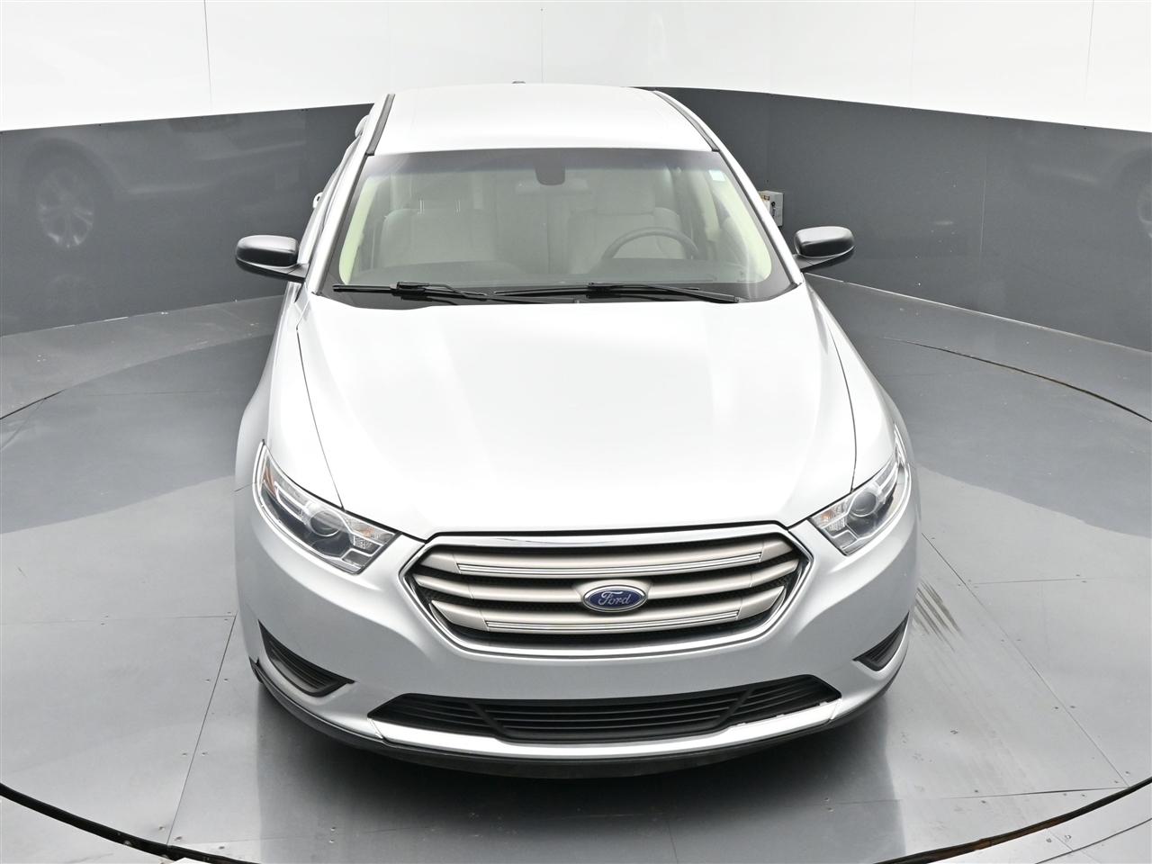 Ford Taurus SE FWD 2019