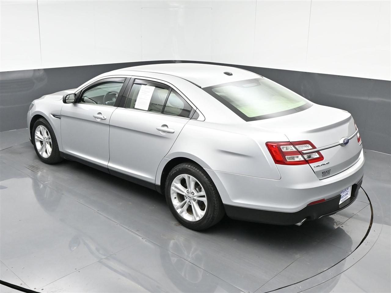 Ford Taurus SE FWD 2019