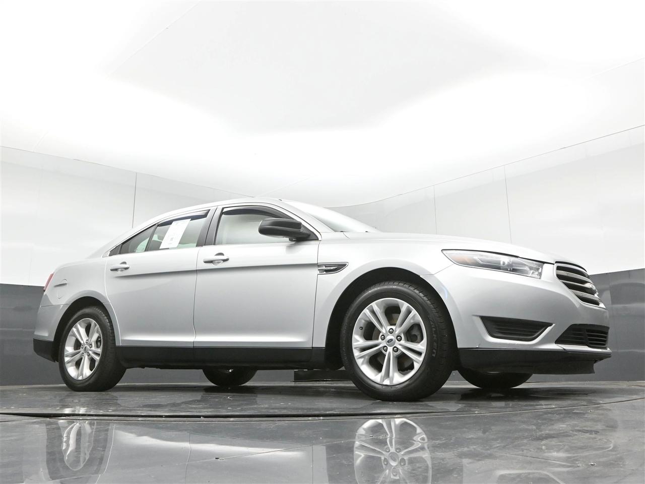 Ford Taurus SE FWD 2019