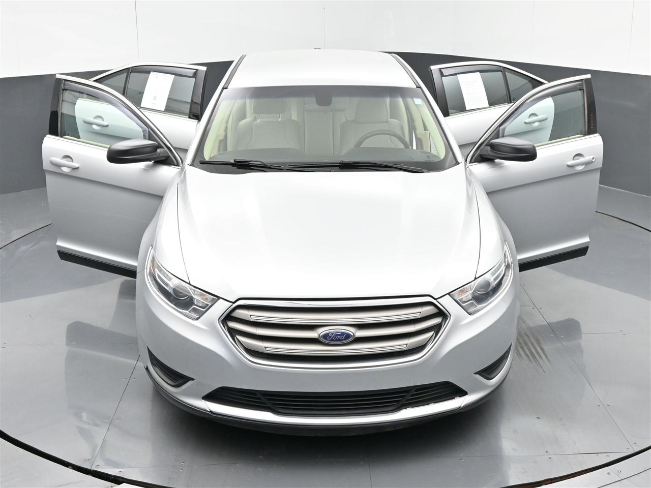 Ford Taurus SE FWD 2019