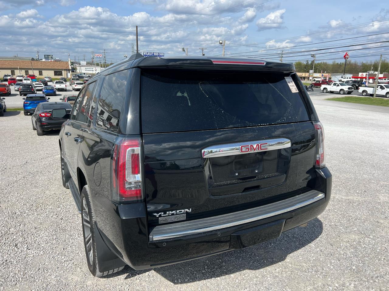GMC Yukon Denali 4WD 2017