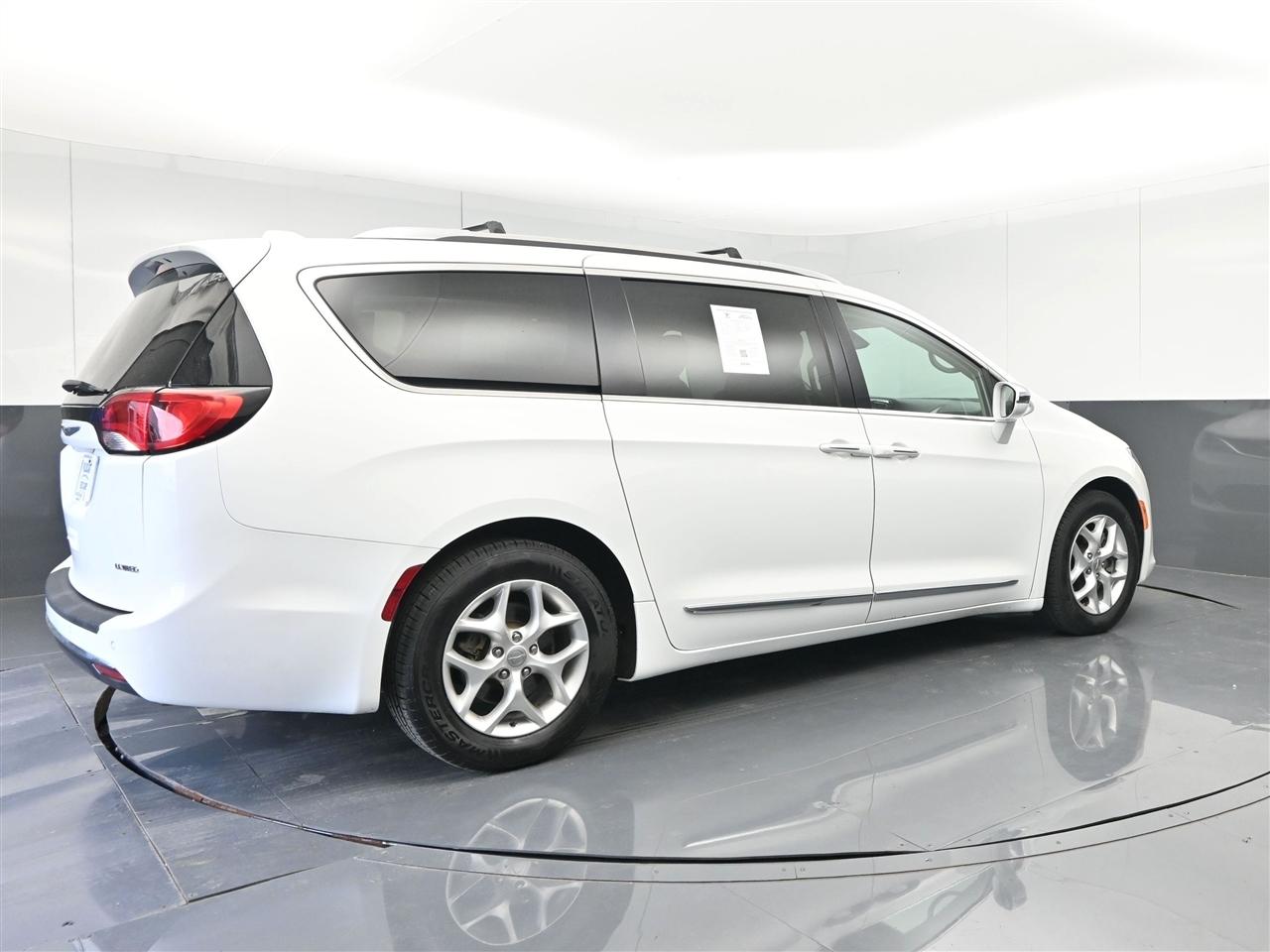 Chrysler Pacifica Limited 2020
