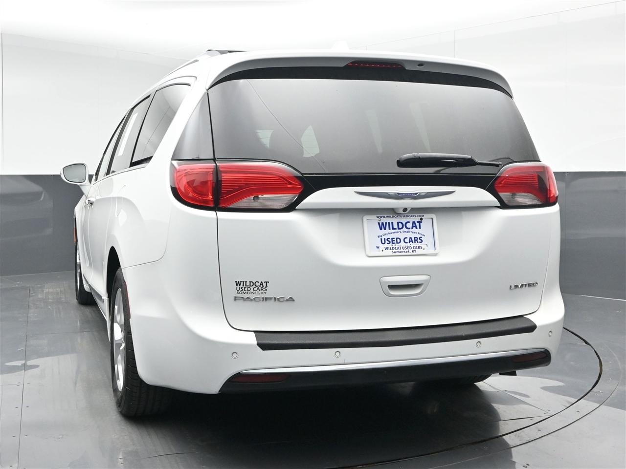 Chrysler Pacifica Limited 2020