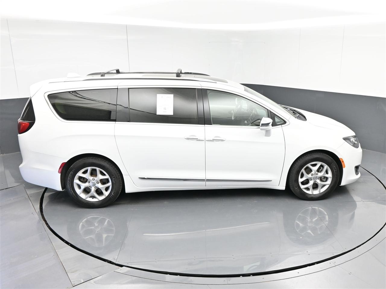 Chrysler Pacifica Limited 2020