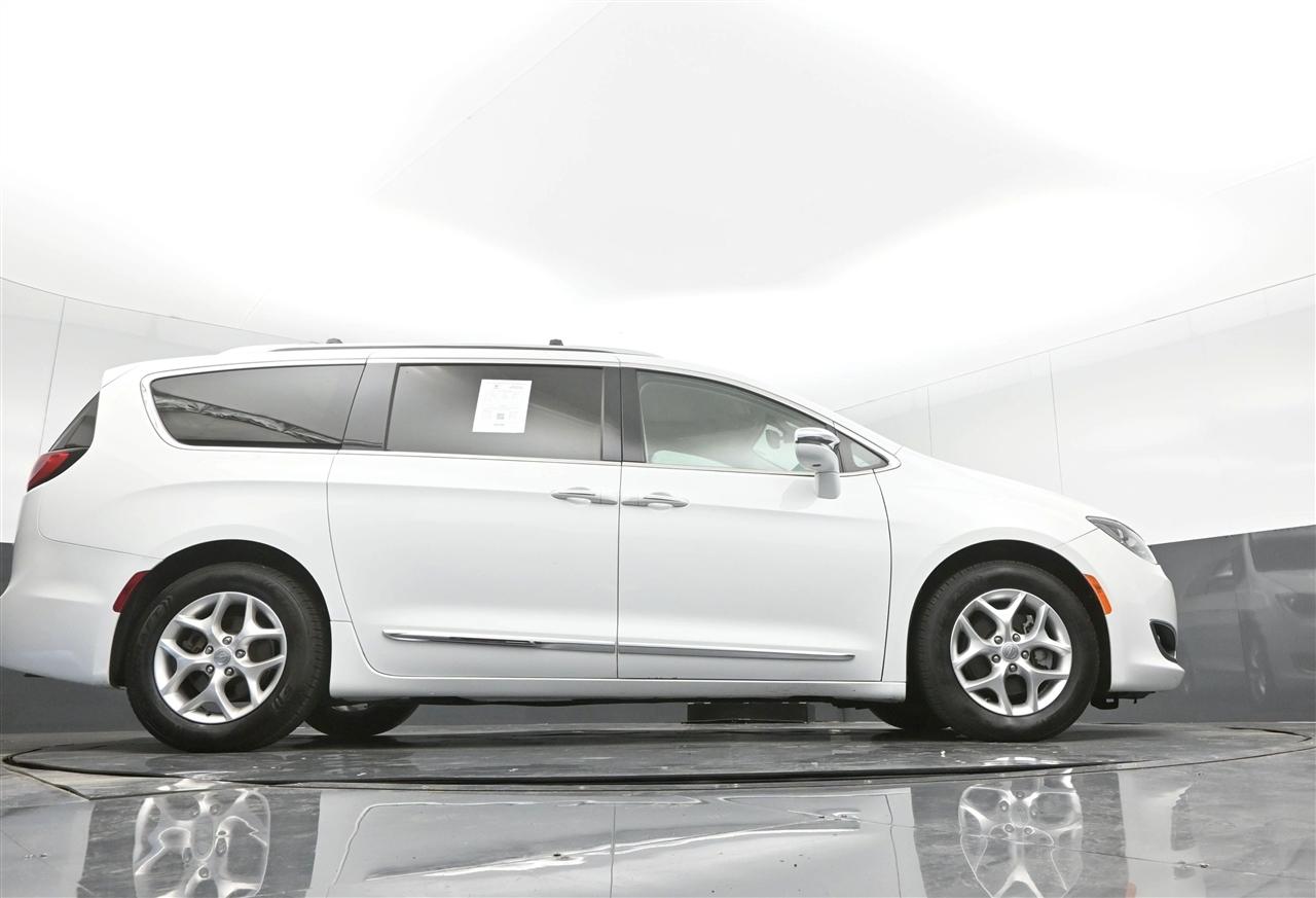 Chrysler Pacifica Limited 2020