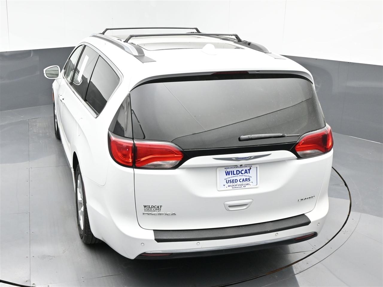 Chrysler Pacifica Limited 2020