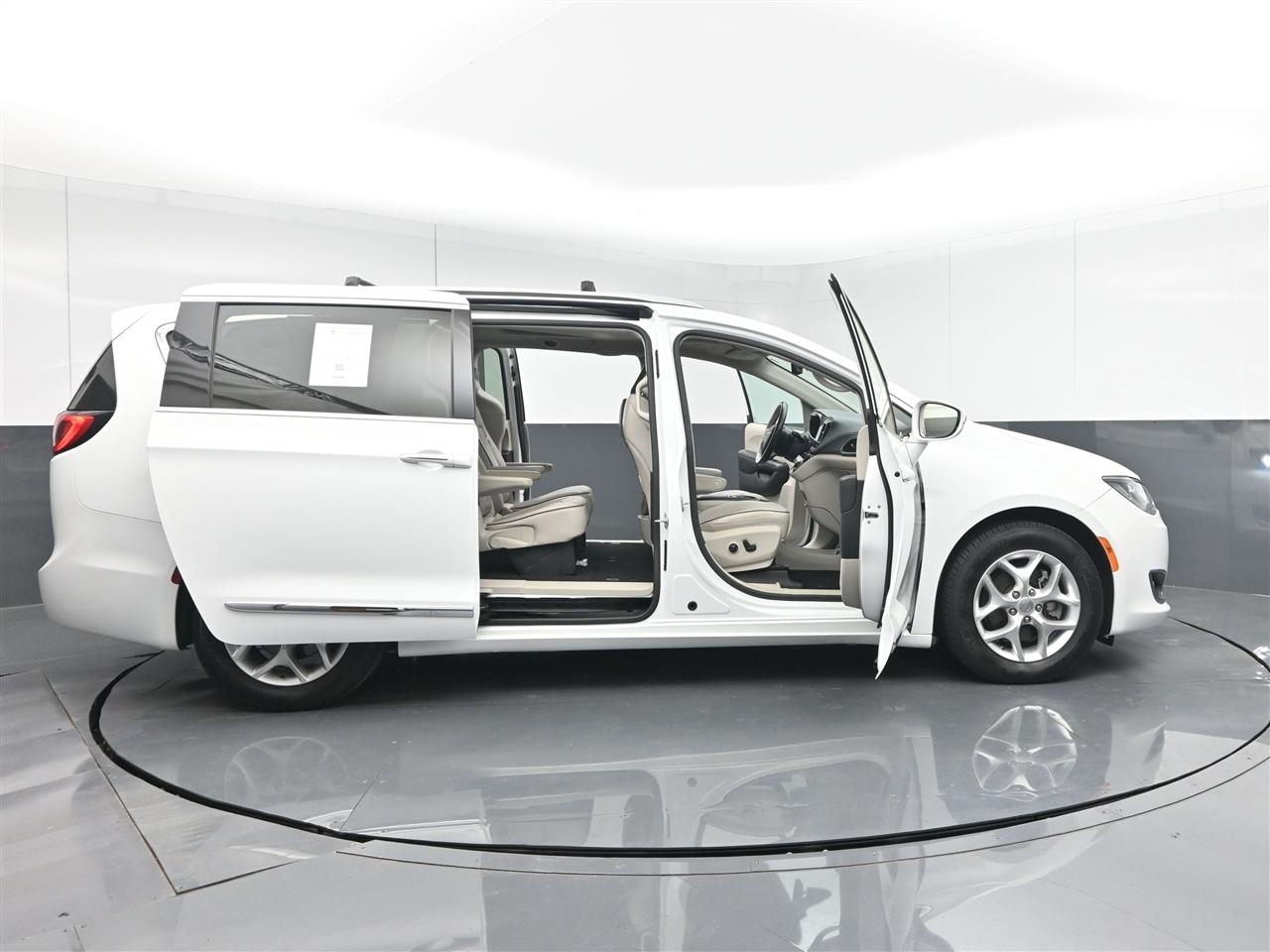 Chrysler Pacifica Limited 2020