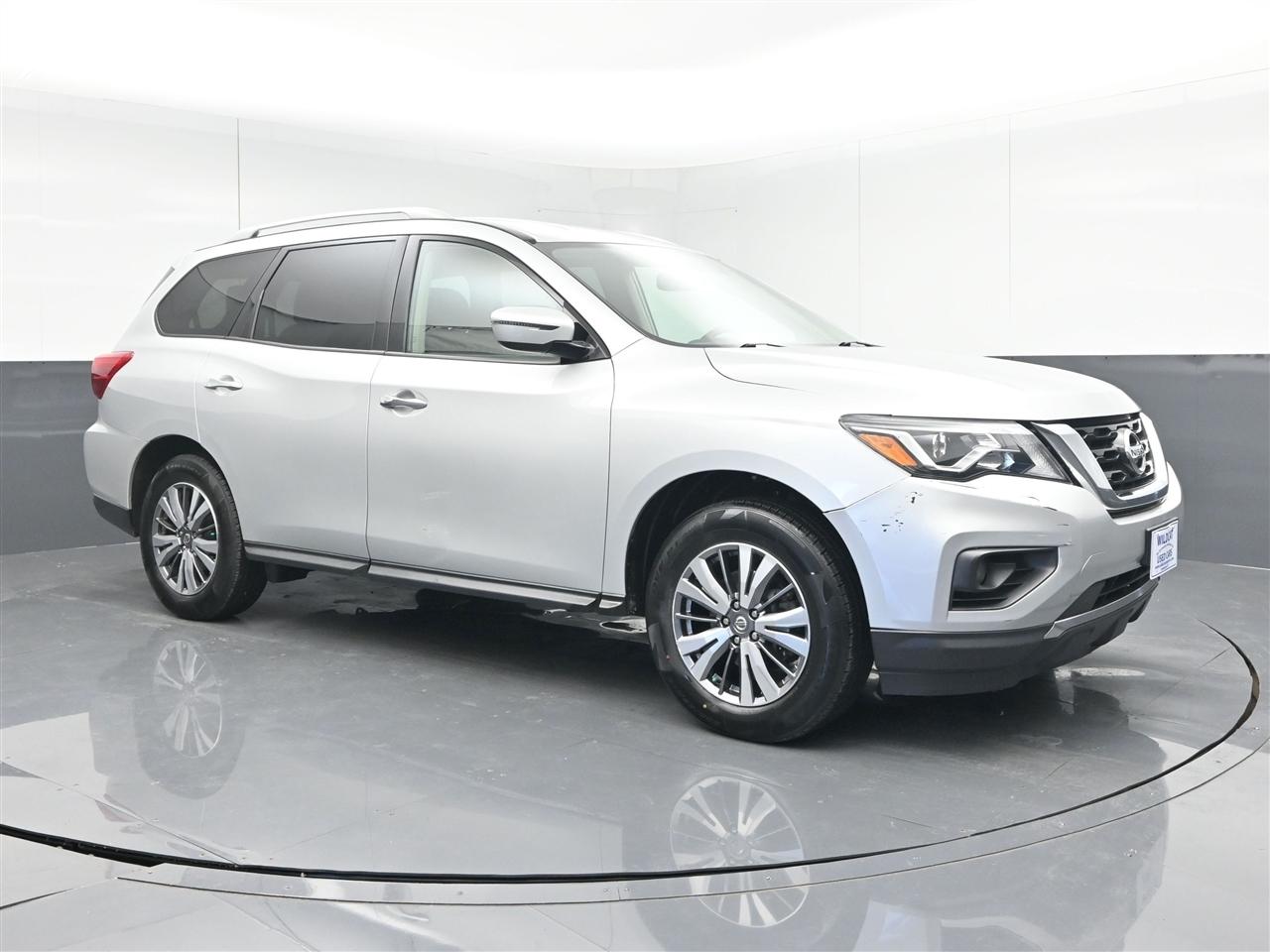 Nissan Pathfinder SV 4WD 2020