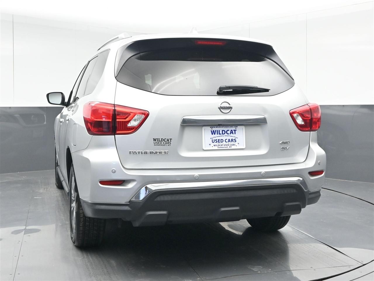 Nissan Pathfinder SV 4WD 2020