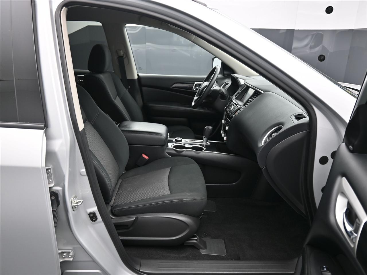 Nissan Pathfinder SV 4WD 2020