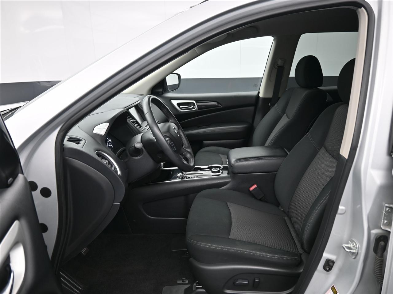 Nissan Pathfinder SV 4WD 2020