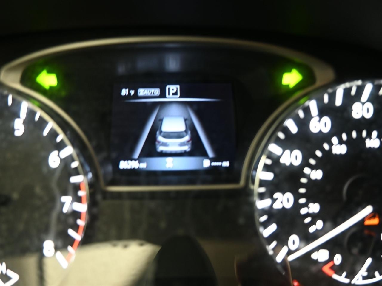 Nissan Pathfinder SV 4WD 2020