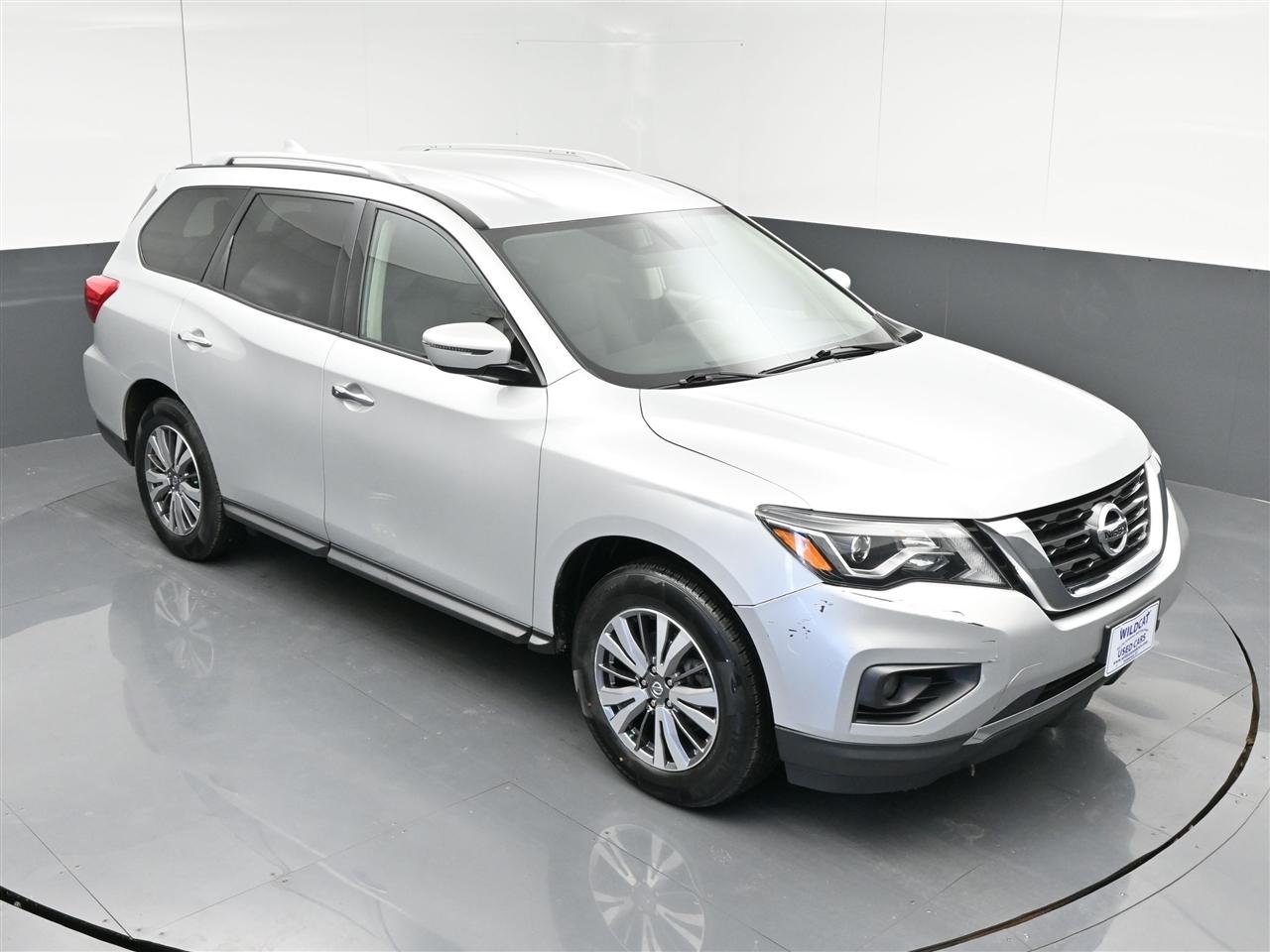 Nissan Pathfinder SV 4WD 2020