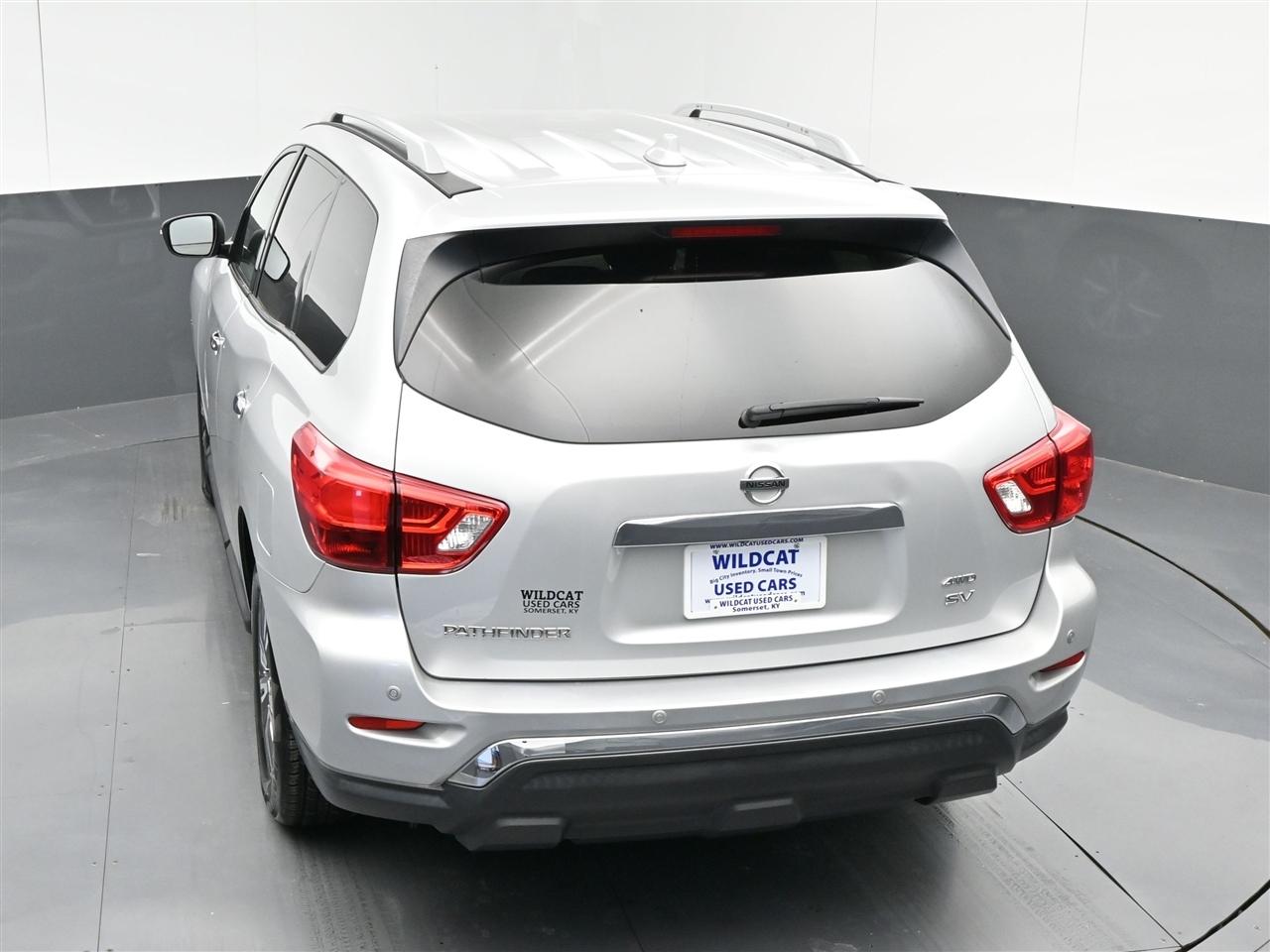 Nissan Pathfinder SV 4WD 2020