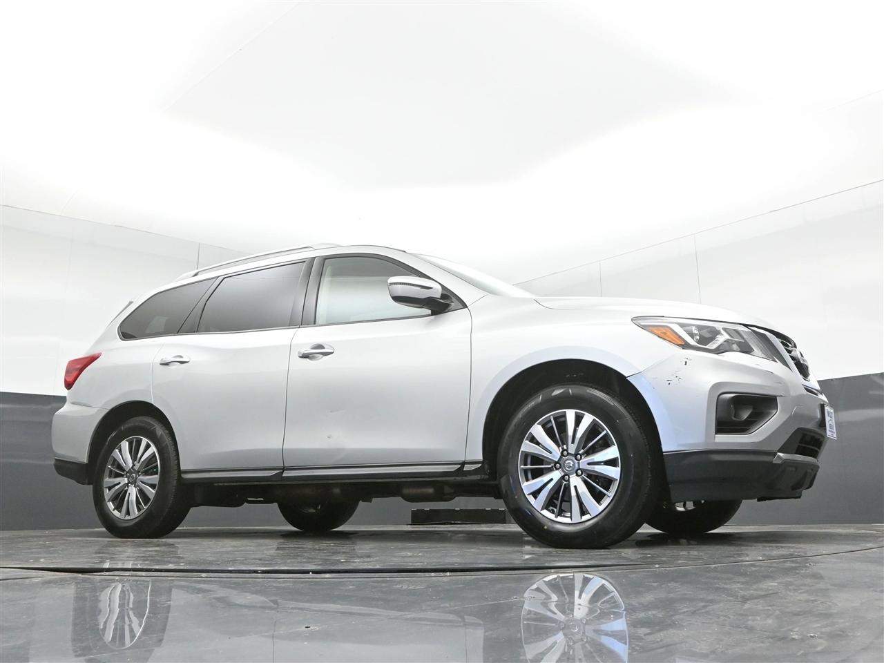 Nissan Pathfinder SV 4WD 2020