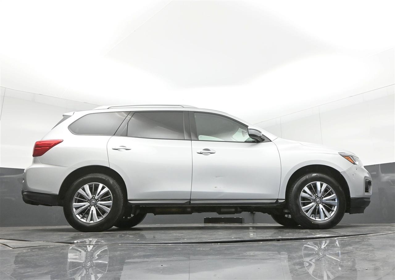 Nissan Pathfinder SV 4WD 2020