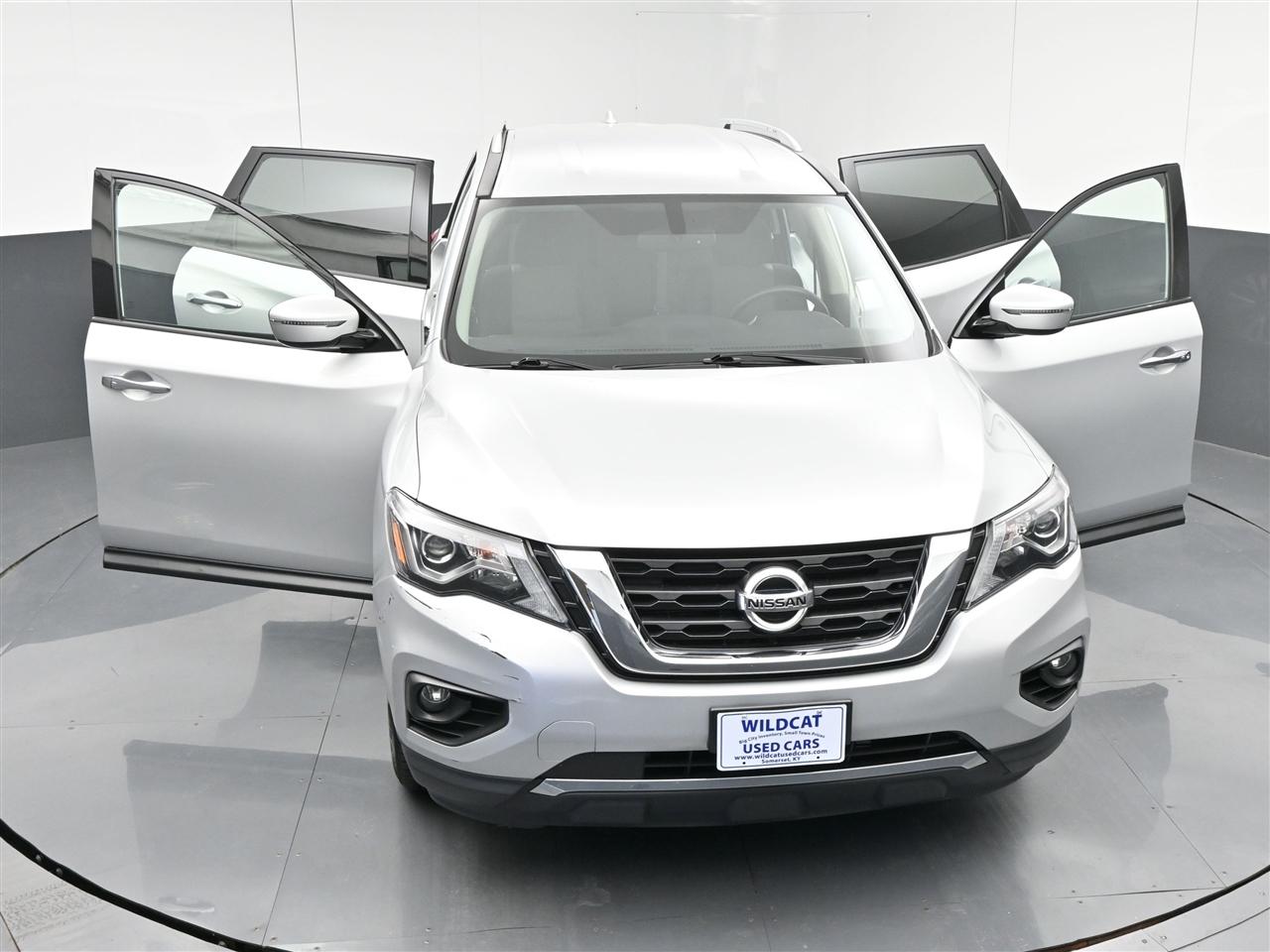 Nissan Pathfinder SV 4WD 2020