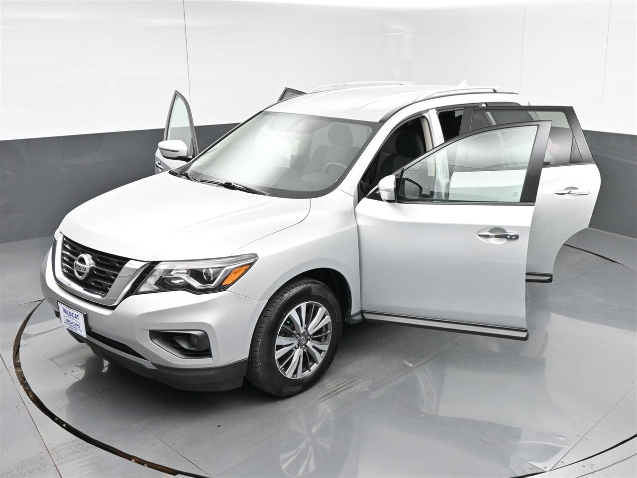 Nissan Pathfinder SV 4WD 2020