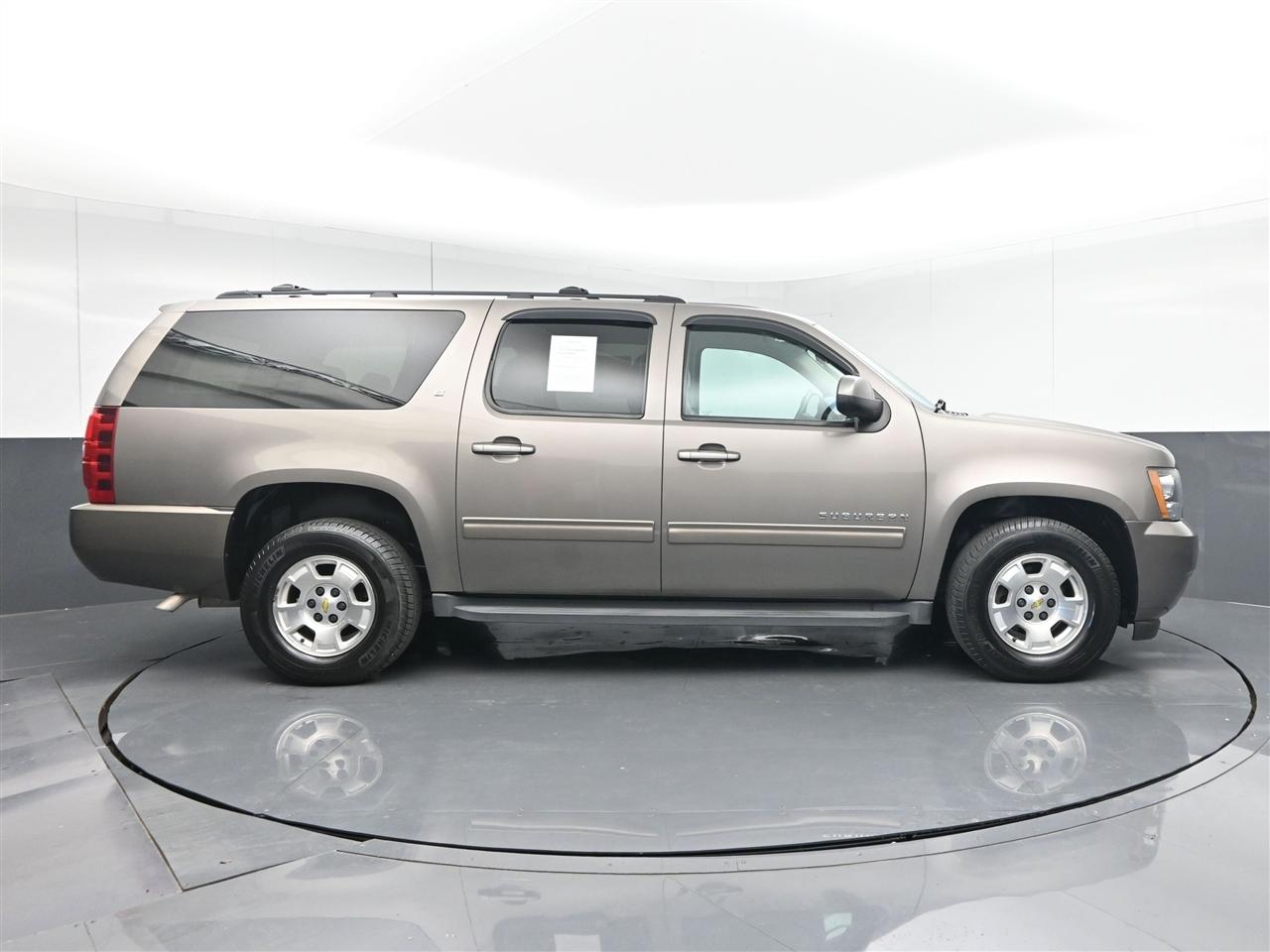 Chevrolet Suburban LT 1500 2WD 2013