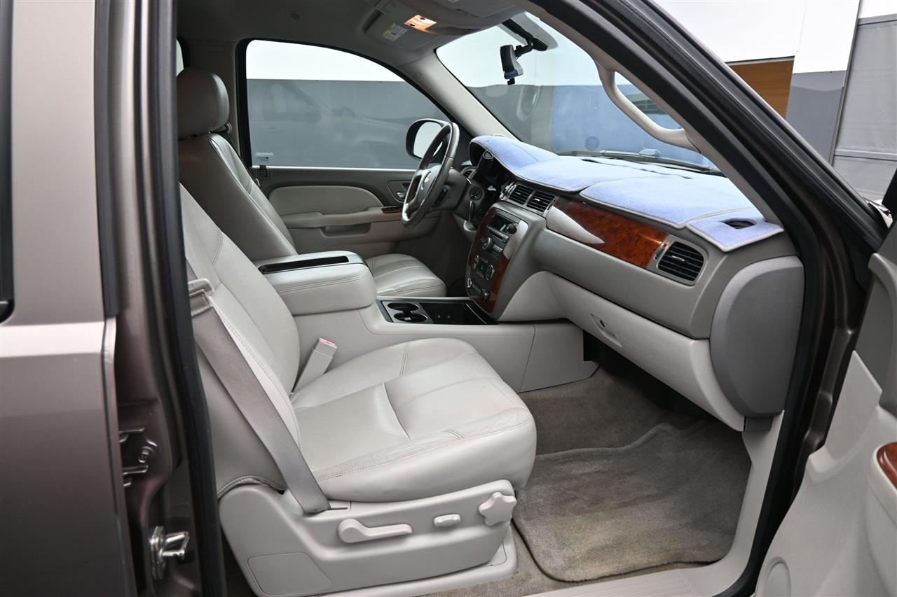 Chevrolet Suburban LT 1500 2WD 2013