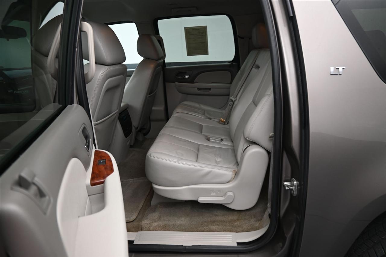 Chevrolet Suburban LT 1500 2WD 2013