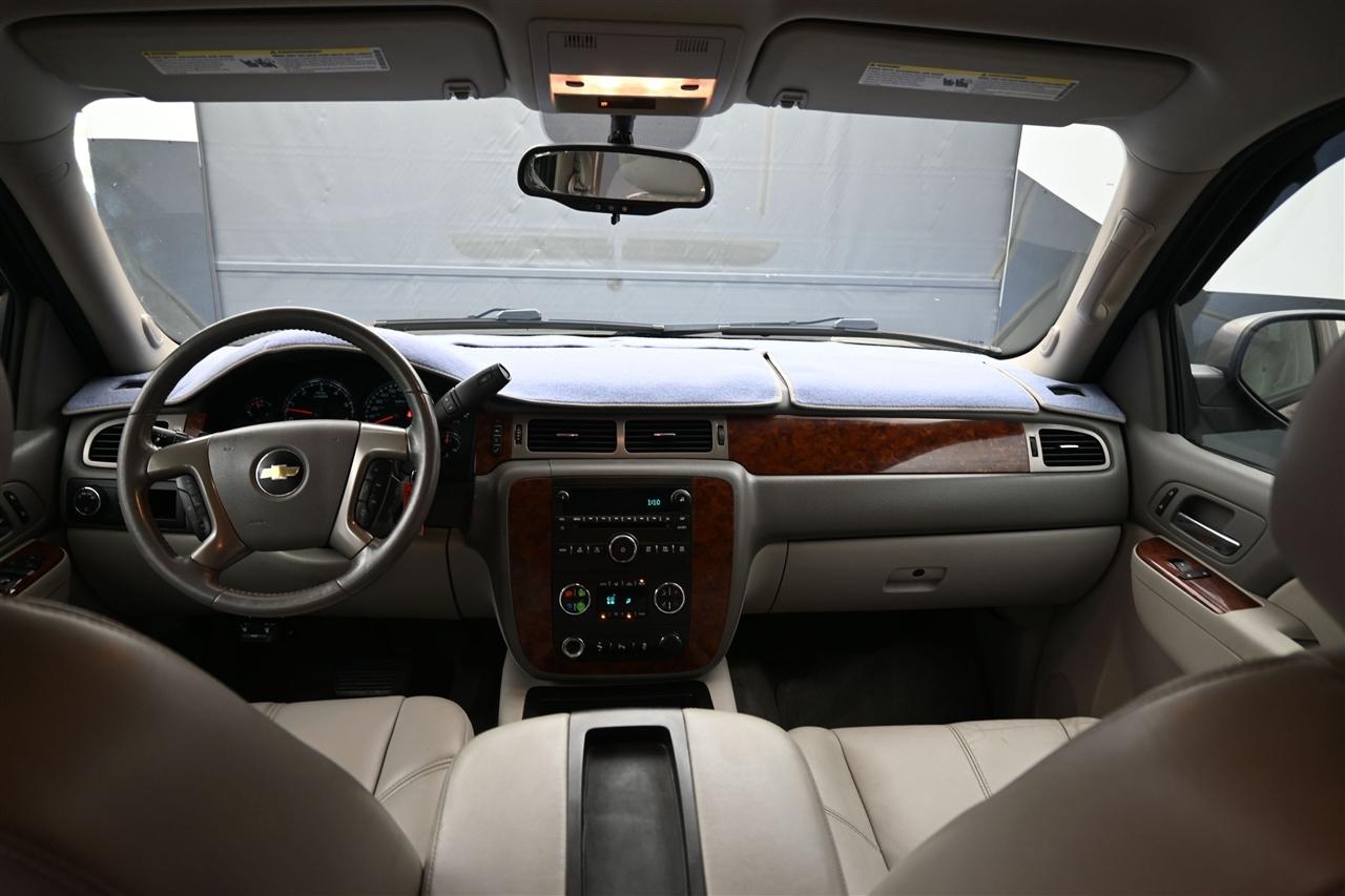 Chevrolet Suburban LT 1500 2WD 2013