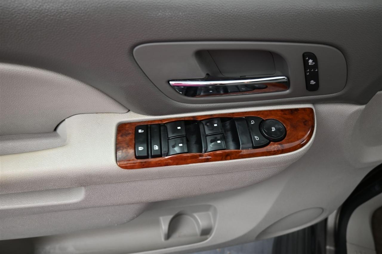 Chevrolet Suburban LT 1500 2WD 2013