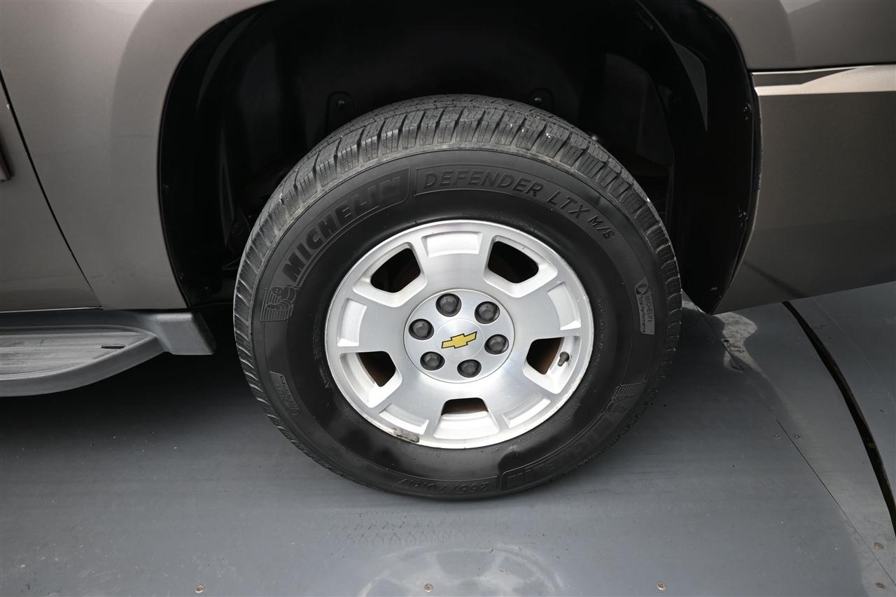 Chevrolet Suburban LT 1500 2WD 2013